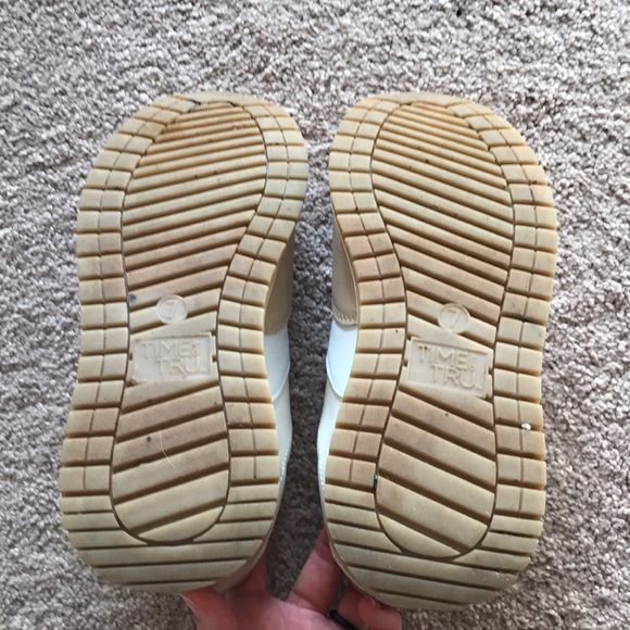 Time and Tru sneakers - Picture 5 of 5